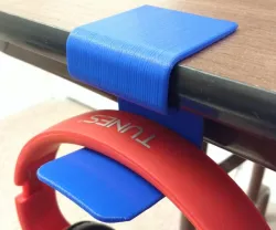 Headphone holder for desk/table