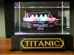 Illuminated Display Base for 3D Laser Engraved Acrylic Block