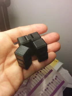 Seb's remixed infinity cube, 15mm cubes, tight and loose