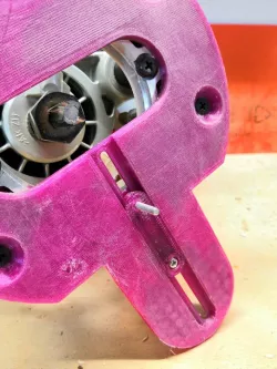 Customizable Router Circle Cutting Jig (Makita RT0700C)