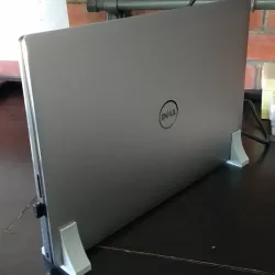 Dell XPS 15 9550 laptop vertical stand