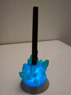 Glowing crystal penholder