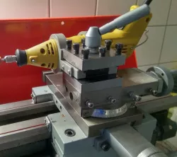 Grinder tool holder for lathe