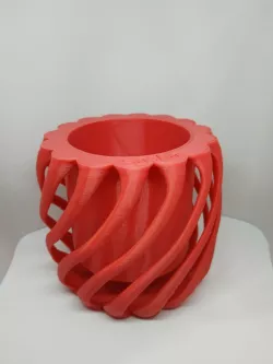 Hovering cup / planter