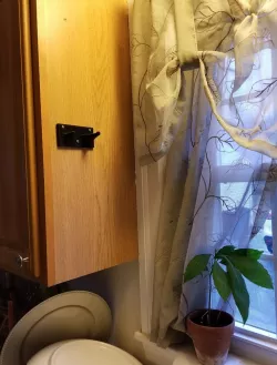 Dual Frying Pan Wall Mount