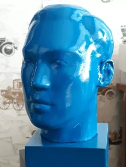 Head sculpture of Master Tiger Kim