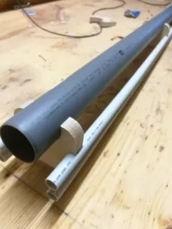 Kabel und HT Rohr Halter