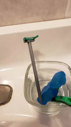 Reach Access-compatible flosser handle
