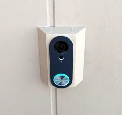 SimpliSafe doorbell case