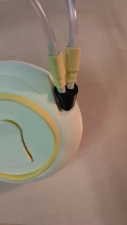 Suction splitter for Medela breast pump