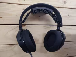 Yet Another Headset Holder