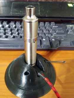 Yocan Magneto/Evolve Plus Vertical Charging Holder (w/ Built-In Dab Tool Holder)