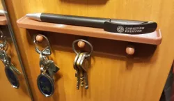 Key hanger with shelf