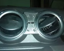 Dacia Duster 2018 - holder for ventilation grid