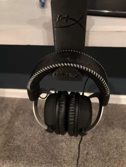 hyperx headphone holder with parts tray