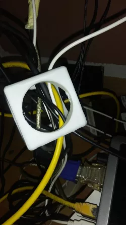 Cable Crossing Cube