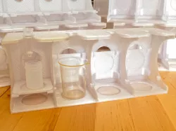 Column racks for microcolumn separations