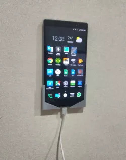 Slim Cellphone or Tablet Wall Mount