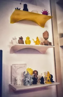 Mini Shelf / Miniregal (for display, no screws needed)
