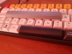 7u DSA spacebar (custom size between stems, 42.625mm)
