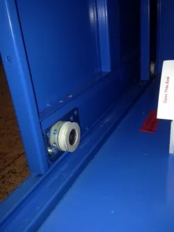 Sliding Door: Roller