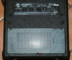 VOX DA5 amplifier door powered by solar power bank