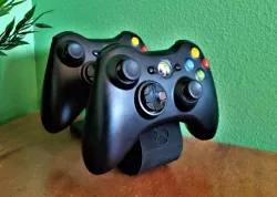 Dual Xbox 360 Controller Stand
