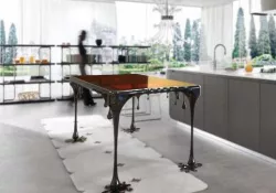 MELTING KITCHEN TABLE