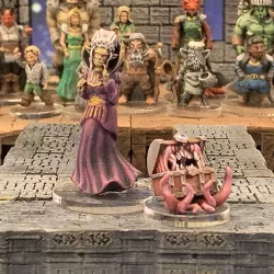 Interplanar Dutchess with Pet Mimic (32mm scale)