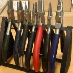 Pliers stand