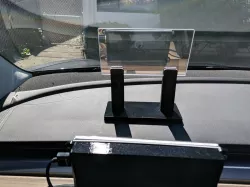 Tesla Model 3 GPS-based HUD mount