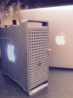 Mac pro side lamp #LightItUp