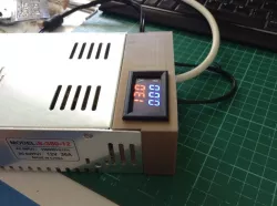 Tapa para fuente de alimentacion con display