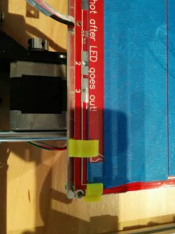 Heated bed and glass clips