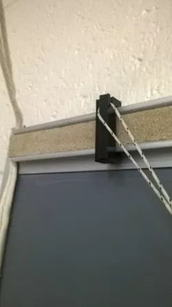 Blackboard clamp