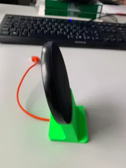 Simple Qi Desk Stand for round Chargers (custom dimensions)