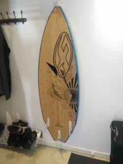 Surfboard wall mount - Sliding nose mount for fast access