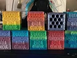 Broken Crayons Still Color