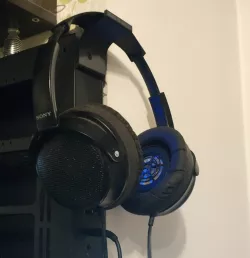 Thermaltake Core P5 Headphones Holder
