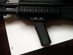 Angled Foregrip (Worker)