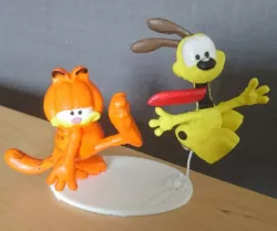 Garfield kicks ODIE