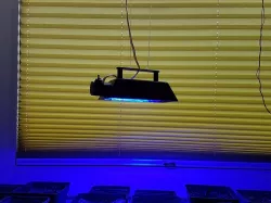 Small plant lamp (switchable: vegetative phase/flower, fruit phase) -- Kleine Pflanzenlampe (umschaltbar: vegetative Phase/Blüte, Fruchtphase)