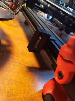 clip for extra cables 3d printer extruded