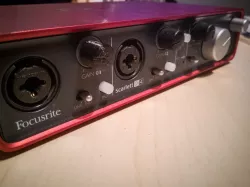 Focusrite Scarlett 2i4 Gain Knob