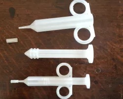 General purpose hobby syringe