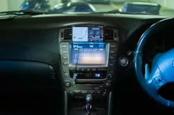 Lexus IS220/IS250/IS350 phone holder + Qi wireless charging