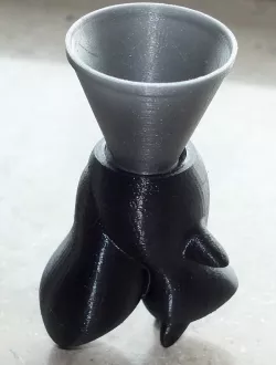 Screw-on funnel for squirrel salt and pepper shaker