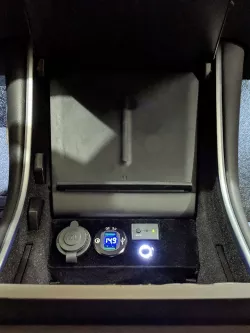 Tesla Model 3 uniden radar remote console + usb + 12v