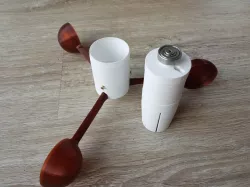 Anemometer with ceramic ball bearing and hall element, completely waterproof