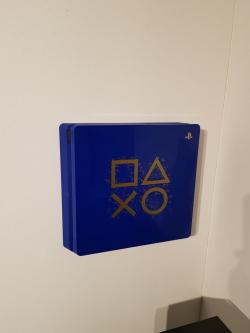 STL file PS4 WALL BRACKET ALL VERSIONS - LOGOS INCLUDED ▶️・3D printing  design to download・Cults